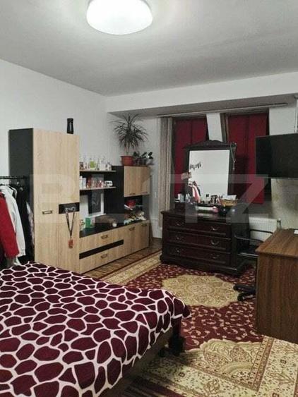 Apartament cu 3 camere decomandat, mobilat în Central
