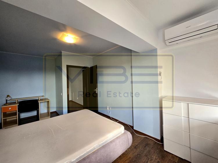 Apartament cu 4 camere decomandat, mobilat în Central