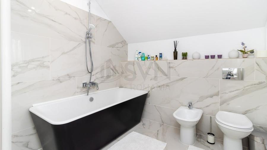 Casă individuală cu 6 camere cu Canalizare în Corbeanca