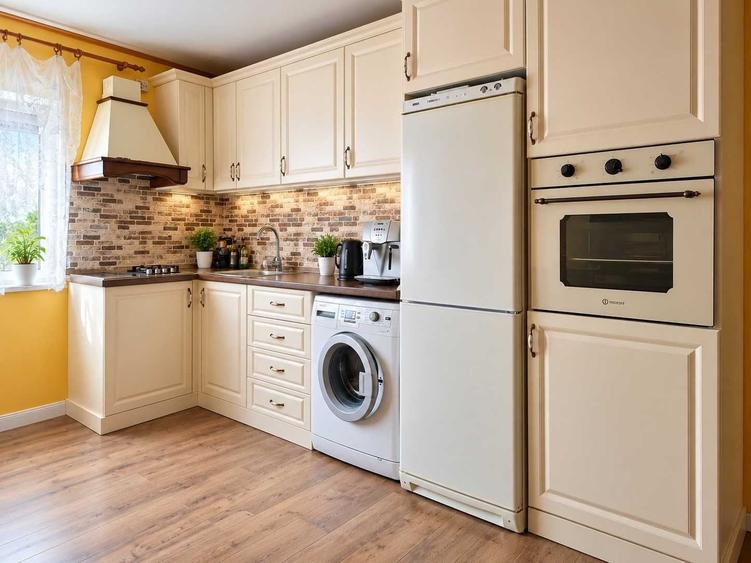 Apartament cu 3 camere decomandat în Carpați 2
