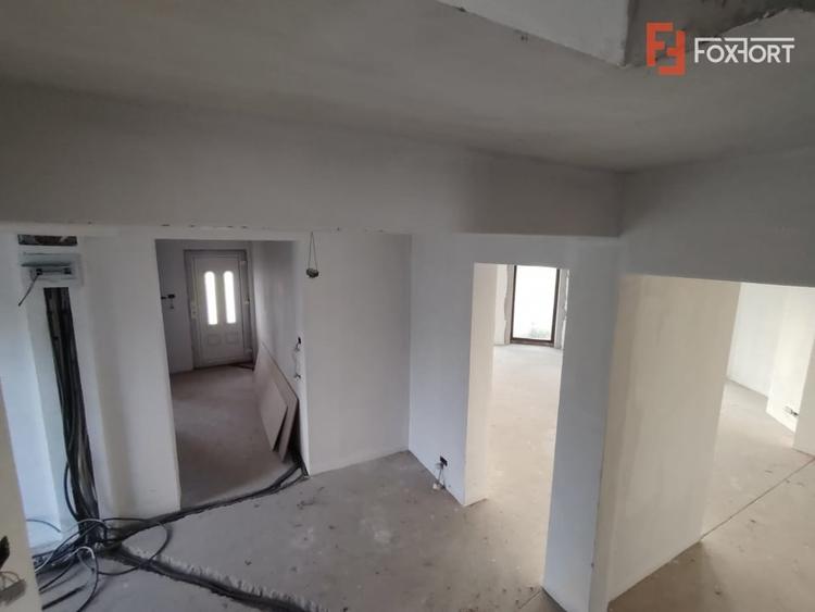 Casă individuală cu 5 camere cu Teren 747 Mp în Sânandrei