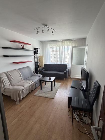 Apartament cu 4 camere decomandat în Lacul Tei