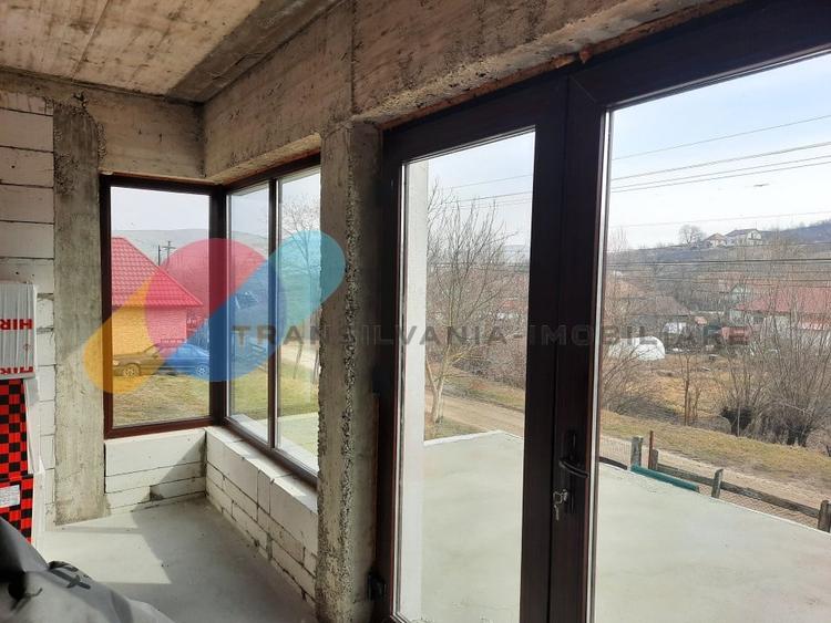 Casă, 1553 mp teren, zona linistita, sat Cara - 5