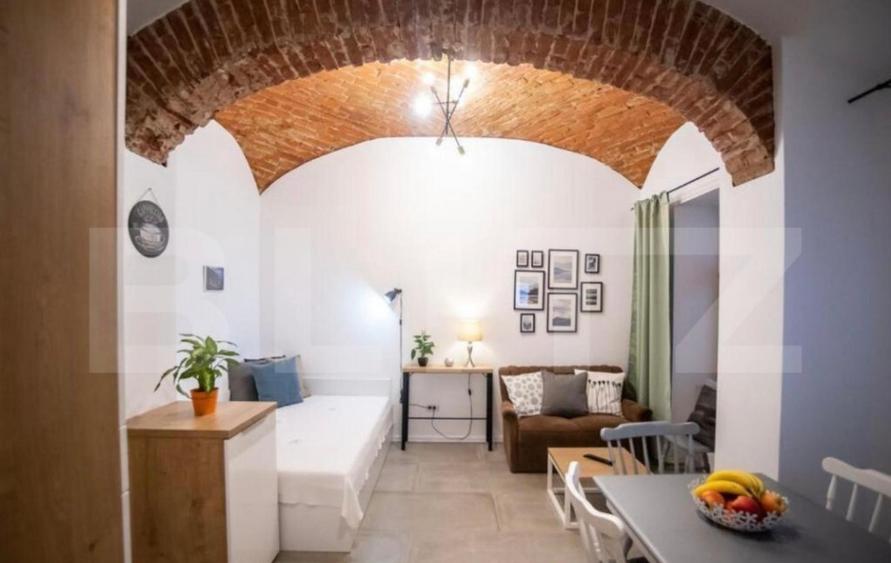 Cladire de patrimoniu din secolului XIX, de vanzare, zona - 11