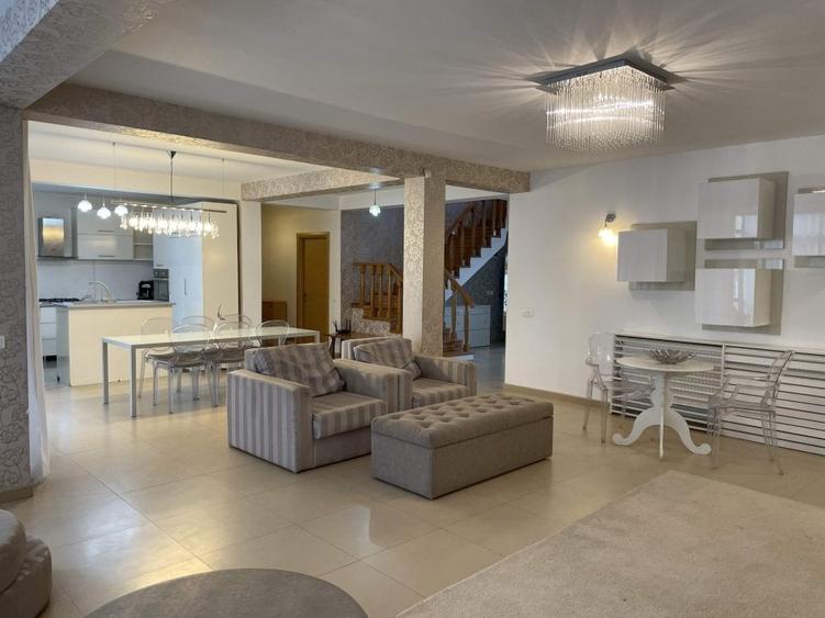 VILA P+1, Su = 350 mp.Teren 2000 mp + ANEXA,la DN 65- Valea Mare - 14