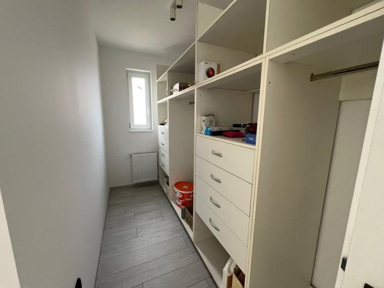 Apartament  cu 3 camere,2bai si 2 parcari - 11