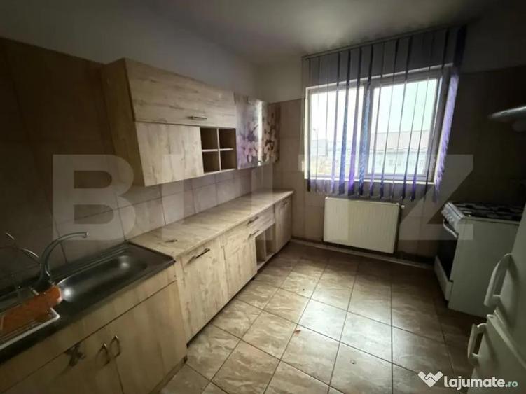 Apartament de vanzare, 52 mp, zona Micro 11 - 1