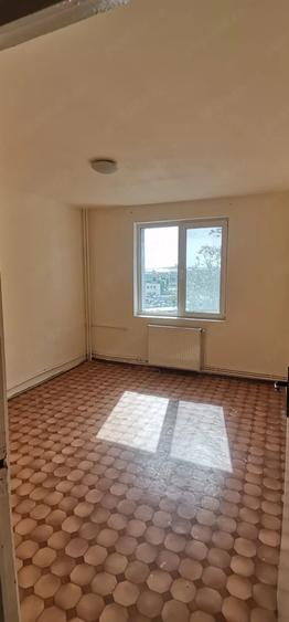 Proprietar vand 4 cam Fizicienilor - 1