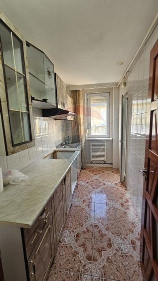 Apartament 3 camere de vânzare – Zona 1 Decembrie, Piatra Neamț - 2