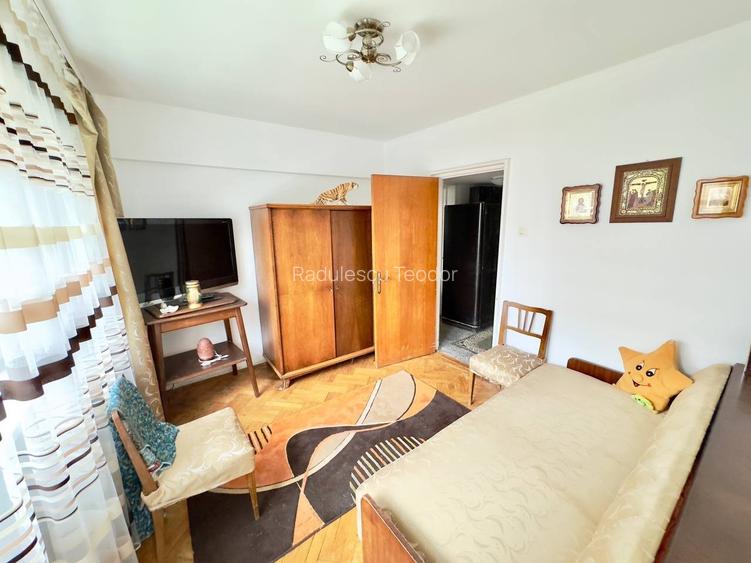Apartament 3 camere decomandat la parter langa Piata Berceni, bloc anvelopat
