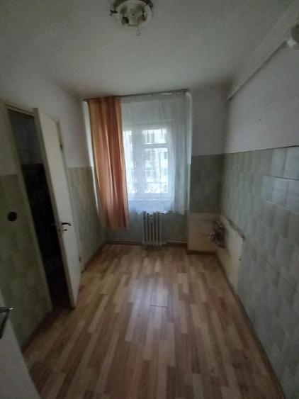 ETAJUL 2 ,ap.2 camere semidecomandat Cibinului 59500 - 3