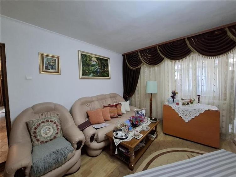 Apartamnet 2 camere, transformat in 3 camere, parter, Longinescu - 7