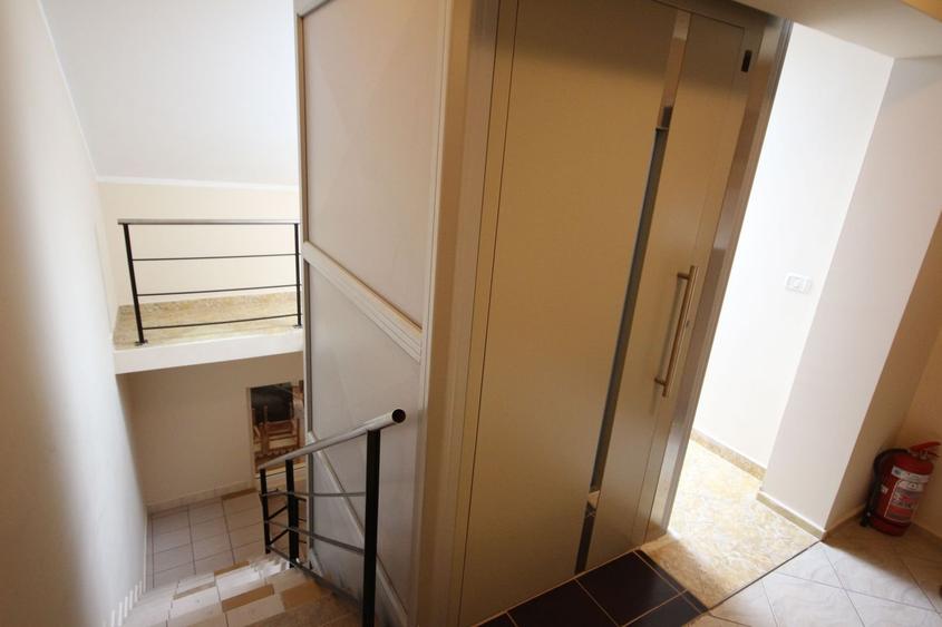 Vila  destinatie camin batrani - 19