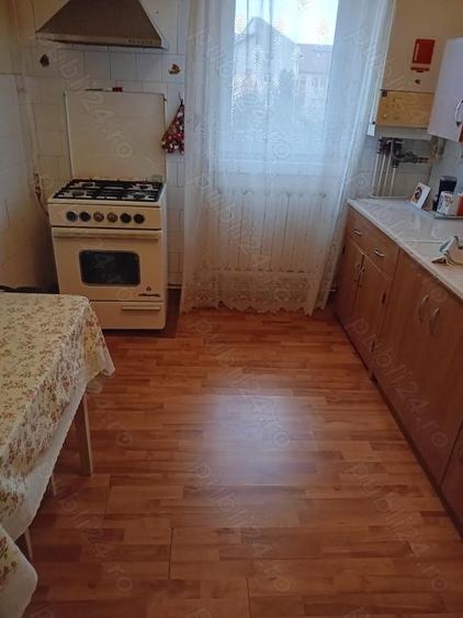 Apartament 3 camere decomandat - 2