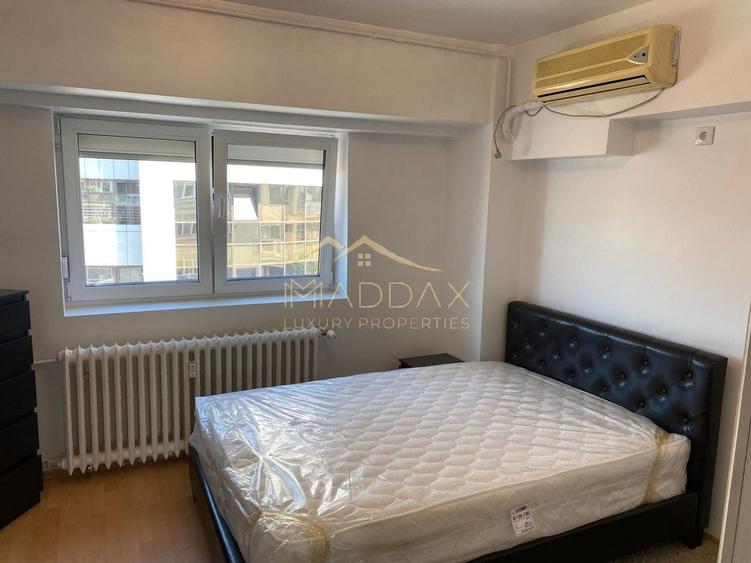 Apartament spațios cu 4 camere, vedere spectaculoasă către Palatul Parlamentului - 10