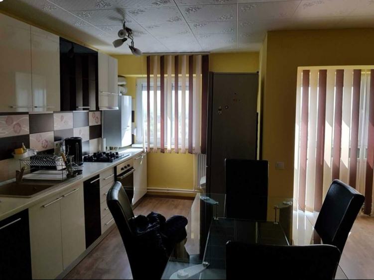 Apartament doua camere ultracentral, bloc Romarta, de inchiriat. - 7