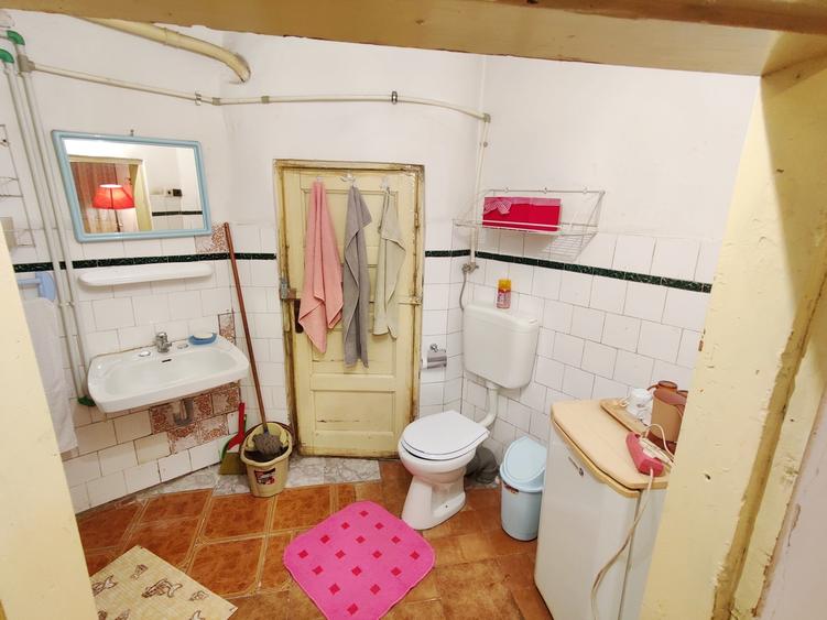 Universitate Carol I - 5