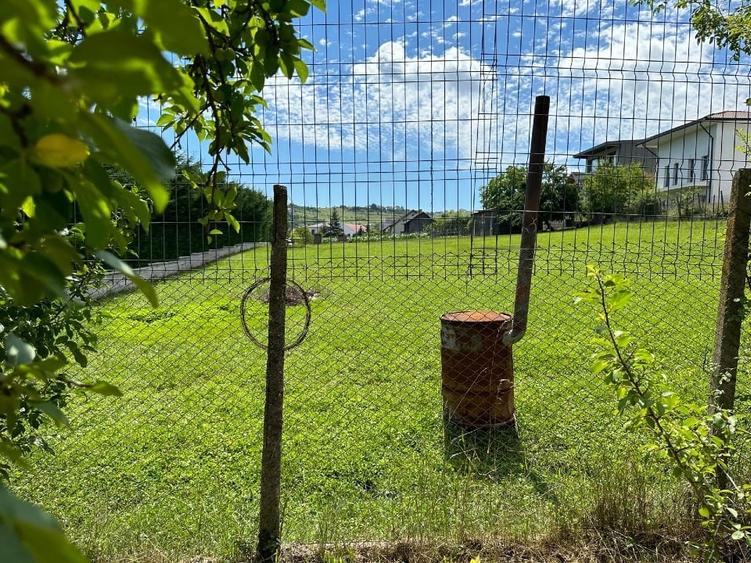 Vând teren 1000mp Borhanci str Voievod Gelu nr 22D - 1