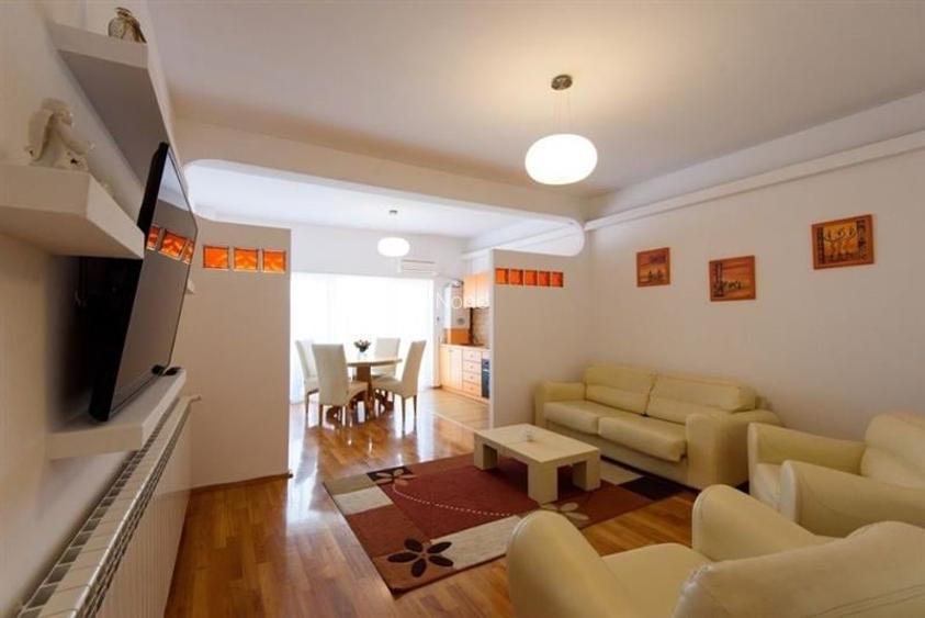 Apartament cu 2 camere semidecomandat, mobilat în Andrei Mureșanu Apartament cu 2 camere semidecomandat, mobilat în Andrei Mureșanu