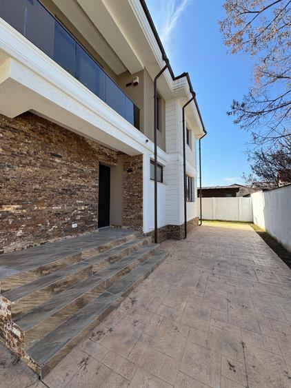 VILE DE LUX , 3 CASE CU CIRCUIT INCHIS, PANOURI FOTOVOLTAICE, POMPA DE CALDURA - 2