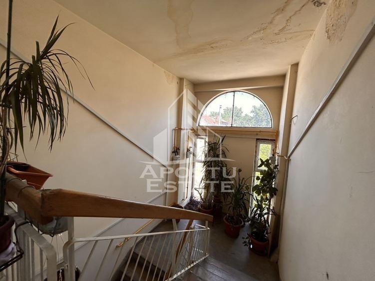 4 camere decomndat Pia?a Unirii | Terasa, parcare in c... - 2