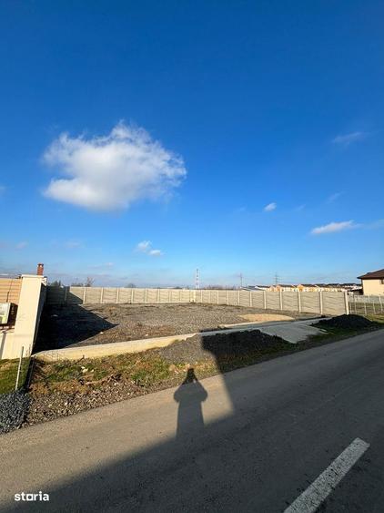 Vand teren pentru casa ( toate utilitatile incluse) - 1