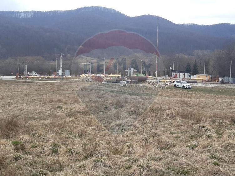 Teren 7,153mp Rasnov / Drumul DN 73A - 1