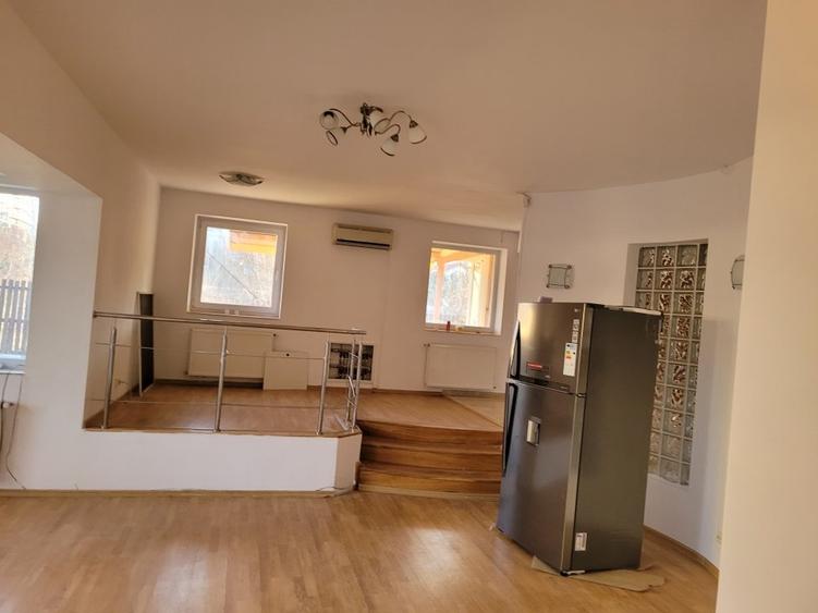 Casă individuală cu 7 camere cu Canalizare în Pipera