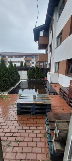 Inchiriez apartament cu 3 camere si curte - 2