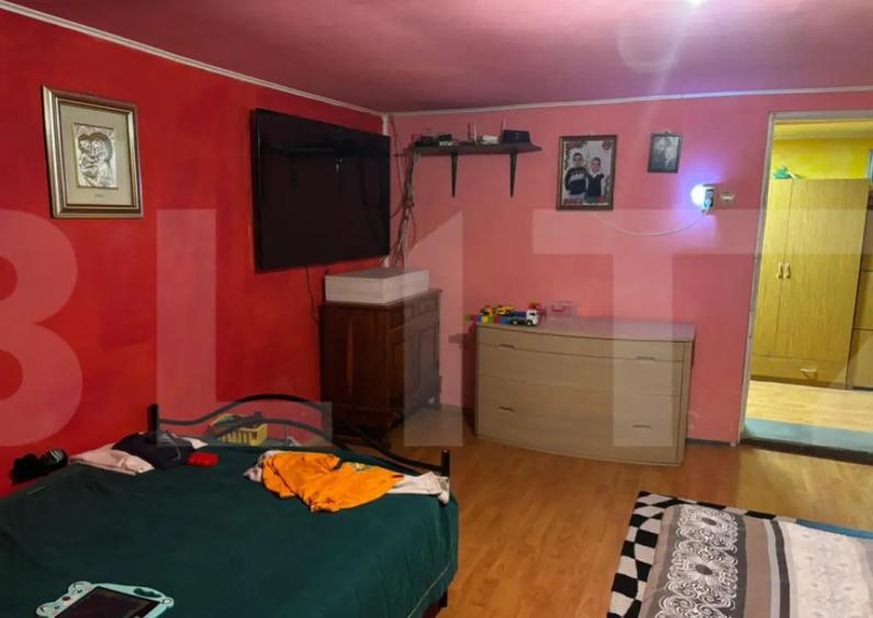 Casa in Iratosu cu teren, apa curenta, centrala termica , - 12