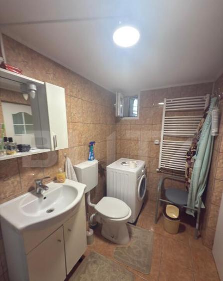 Casa de vanzare 5 camere + dependente - 25