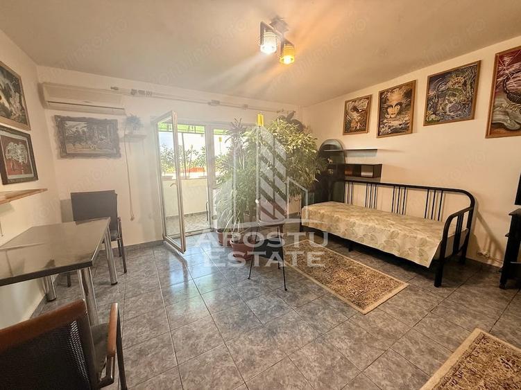 Garsonieră decomandată în Fabric