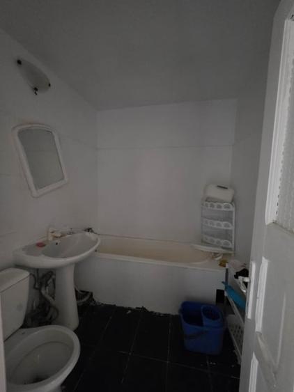 Etaj 3-Podul de Fier-3 Camere Decomandat -bloc 82' - 7