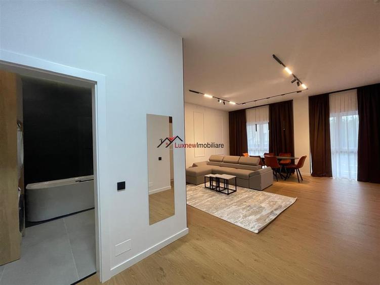 Apartament cu 3 camere decomandat, mobilat în Florești