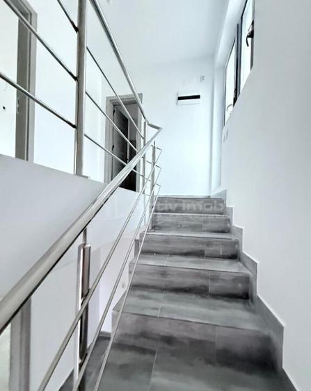 Casa - Cartierul Latin - teren 271mp - 180000E tva- VAND - 1