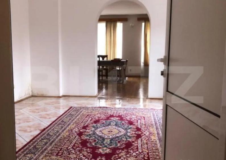 Casa de vanzare, cu 7 camere, 350 mp u & 2850 mp teren - 1