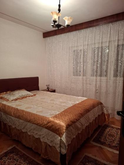 Apartament cu 3 camere decomandat în Aradului