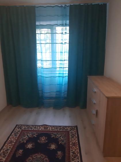 Apartament cu trei camere de închiriat  - 5