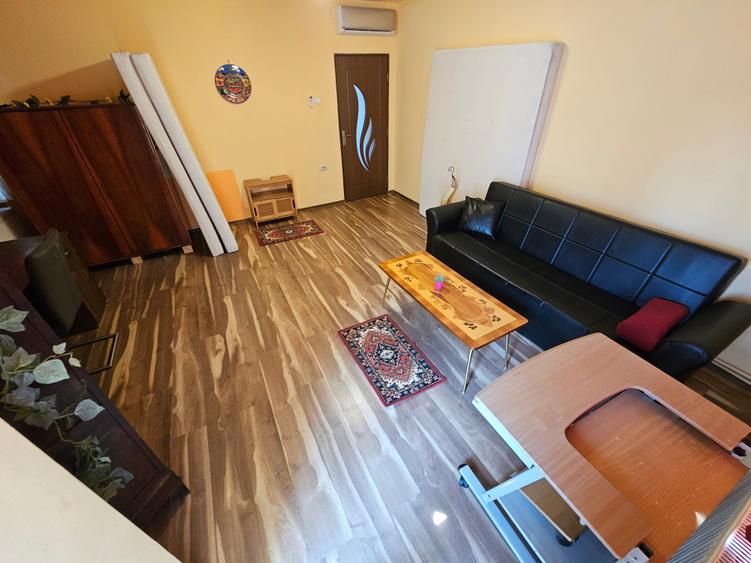 Apartament de vânzare, 2 camere, 72 mp, zona Piața Abator - 1