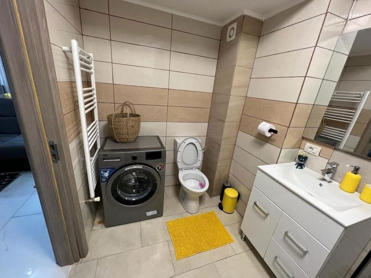 Vand studio vis a vis de vivo mall constanta - 4