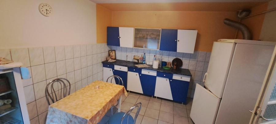 Casă cu 8 camere cu Teren 252 Mp în Mihai Bravu