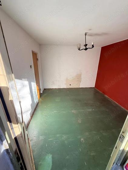 Proprietar, vand apartament 3 camere, situat in strada Aleea Callatis, bloc A14, et.1 4,anul constru - 6