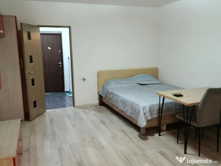 Garsoniera situata in zona FAR - 6