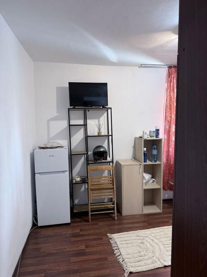 Inchiriez garsoniera metrou 1 Decembrie - 6