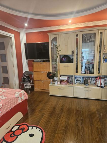 Apartament de vanzare 3 camere,cartier Republicii et.3 - 1