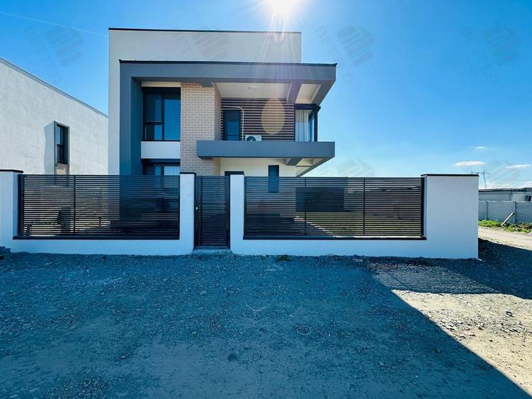 Vilă Individuală - Comuna Berceni - 5 Camere -  5 Minute De Bulevardul 1 Mai - 1