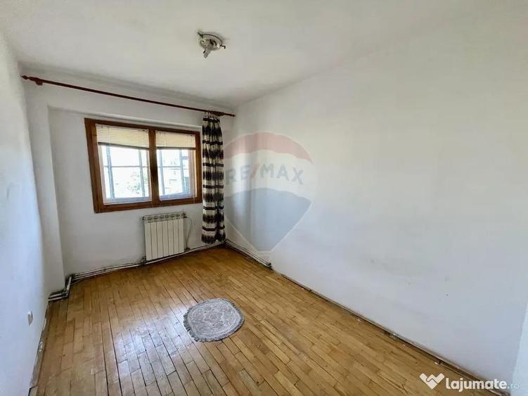 Apartament cu 3 camere de vanzare in zona Brailei - 2