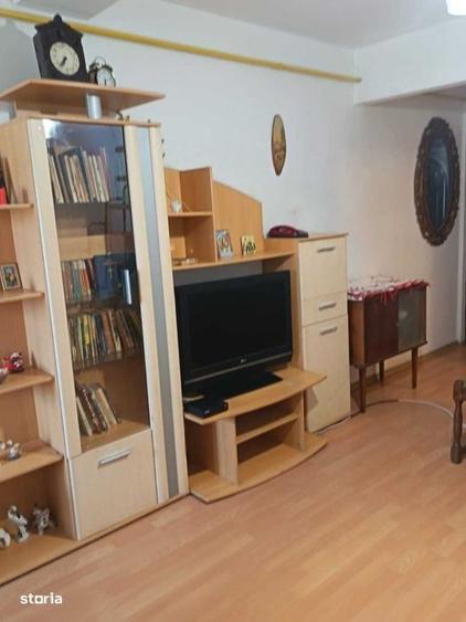 Apartament cu 2 camere decomandat în Nicolina