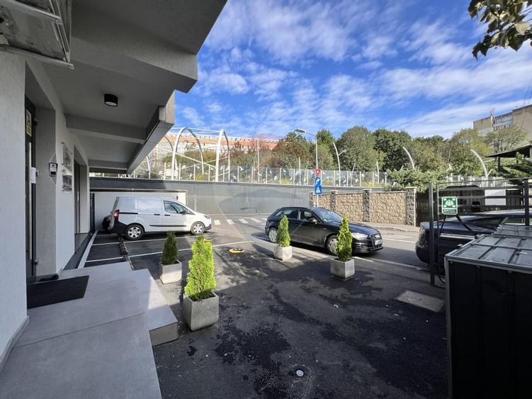 Spatiu comercial modern de inchiriat / 2 locuri de parcare - 8