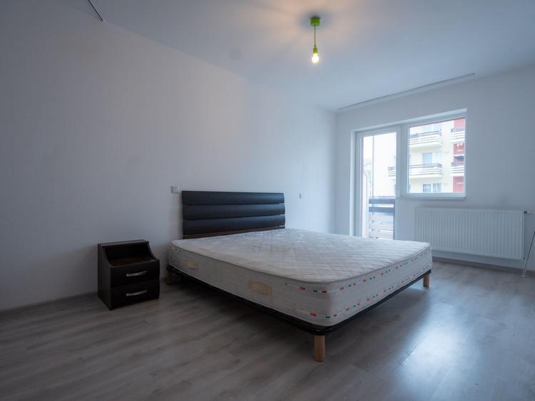 Apartament cu 3 camere | Etaj 1 | Parcare privata | - 1